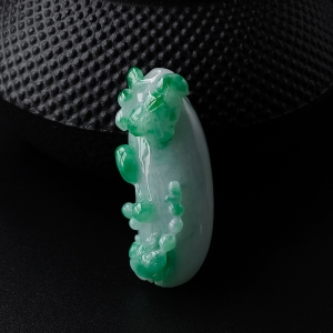 糯种飘翠翡翠福瓜吊坠