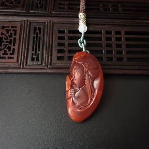 玫瑰红南红美女吊坠