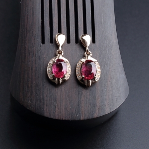 18K金镶钻碧玺耳钉