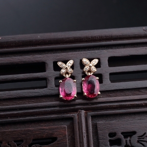 18K金镶钻碧玺耳钉