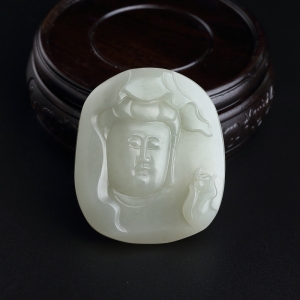 和田玉籽料观音吊坠