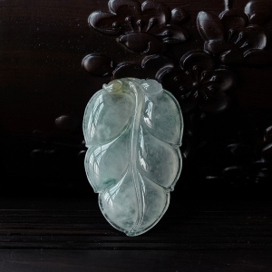 冰糯种飘花翡翠叶子吊坠