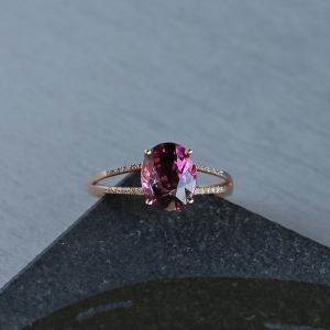 18K金镶钻碧玺戒指