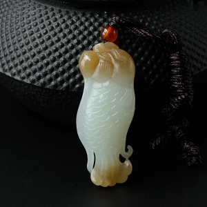 和田玉年年有余吊坠