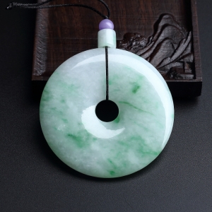 糯种浅绿飘花翡翠平安扣