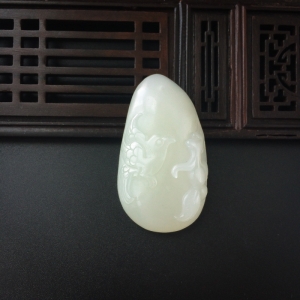 和田玉喜上眉梢吊坠