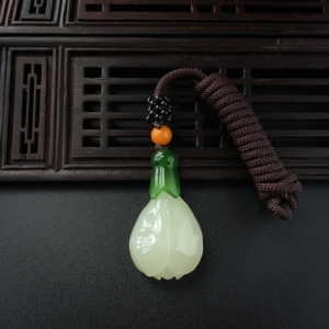 和田玉玉兰花吊坠