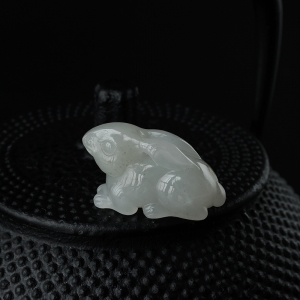 和田玉白兔吊坠摆件两用