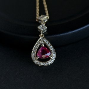18K白金镶钻红宝石项链