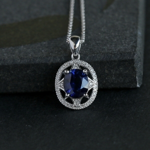 18K白金镶钻蓝宝石吊坠