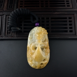 糯种黄翡龙头吊坠