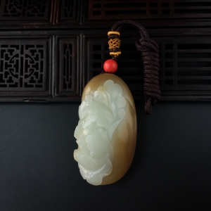 和田玉国色天香吊坠