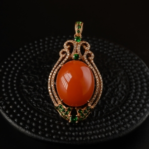 18K金镶柿子红南红吊坠