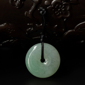 糯种浅绿翡翠平安扣吊坠