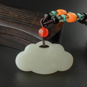 和田玉如意吊坠