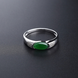 18K金镶冰糯种阳绿翡翠戒指