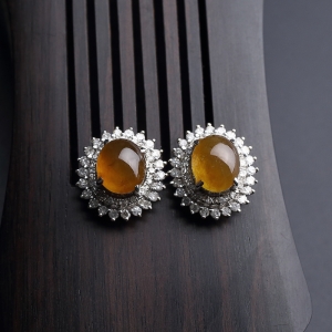 18K金镶糯种红翡耳钉