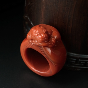 柿子红南红貔貅扳指