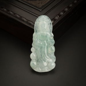 糯种浅绿翡翠观音吊坠