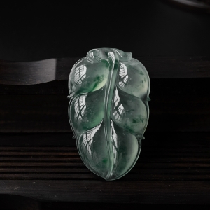 冰糯种飘花翡翠叶子吊坠