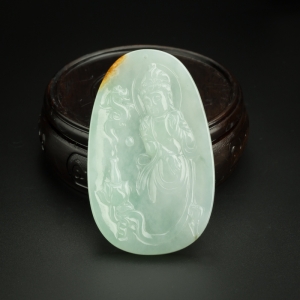 糯种浅绿翡翠观音吊坠