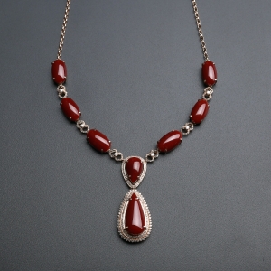 18K金镶钻阿卡黑牛血红珊瑚项链
