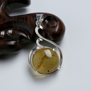 银镶琥珀吊坠