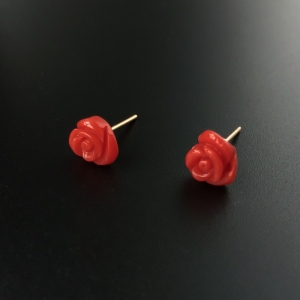 18K金镶沙丁珊瑚耳钉