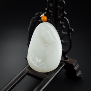 和田玉观音吊坠