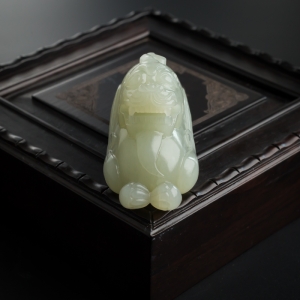 和田玉貔貅吊坠