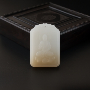 和田玉大日如来吊坠