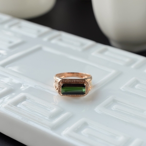 18K金镶碧玺戒指