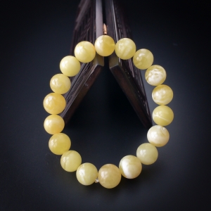 9.5mm白花蜜手串