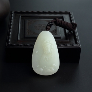 和田玉观音吊坠