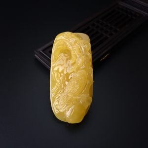 鸡油黄蜜蜡鸟吊坠