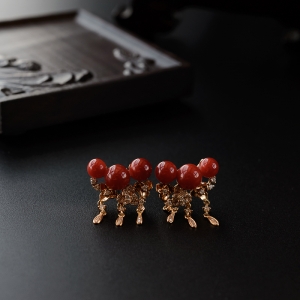 18K镶阿卡红珊瑚耳钉