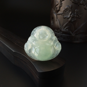 冰糯种浅绿翡翠弥勒佛吊坠