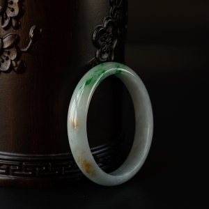 52.5#糯种飘绿翡翠手镯