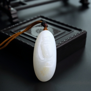 和田玉羊脂白玉观音吊坠