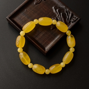 鸡油黄蜜蜡桶珠手串