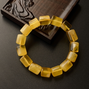 金绞蜜桶珠手串