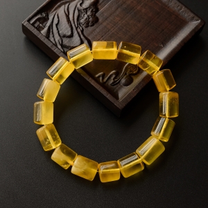 金绞蜜桶珠手串