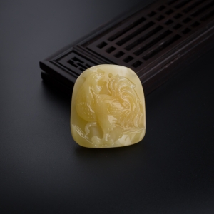 满蜜鸡油黄蜜蜡鸡吊坠