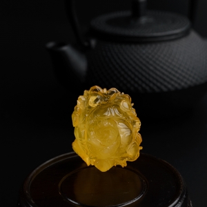 金包蜜鸡油黄蜜蜡牡丹花吊坠