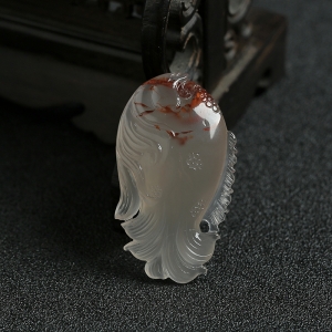 冰飘南红鱼挂件