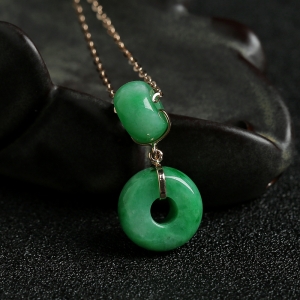 18K金糯种翠绿翡翠路路通项链