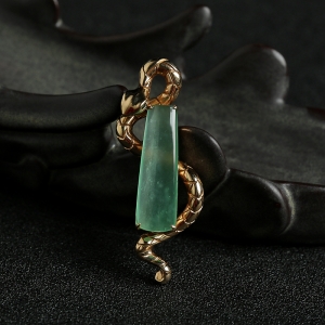 18K金糯冰种晴水翡翠吉祥蛇吊坠