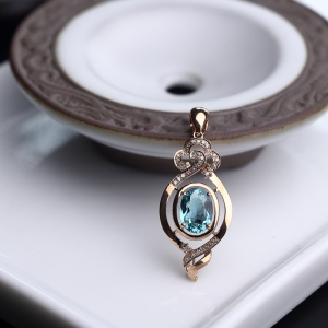 18k金镶碧玺吊坠