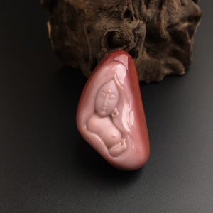 红白料南红美女吊坠