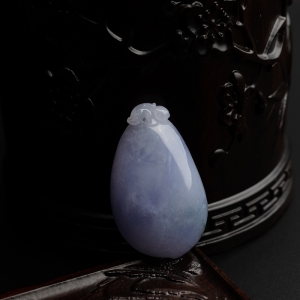 糯种紫罗兰翡翠福瓜吊坠